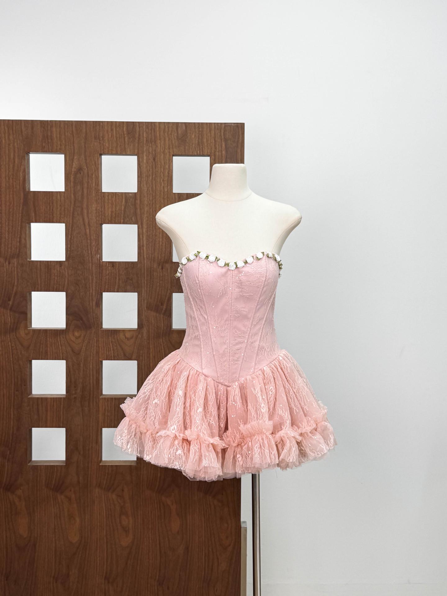 

Vietnamese Princess Strapless A-Line Mini Skirt with Floral Fishbone Embossing Medium розовый