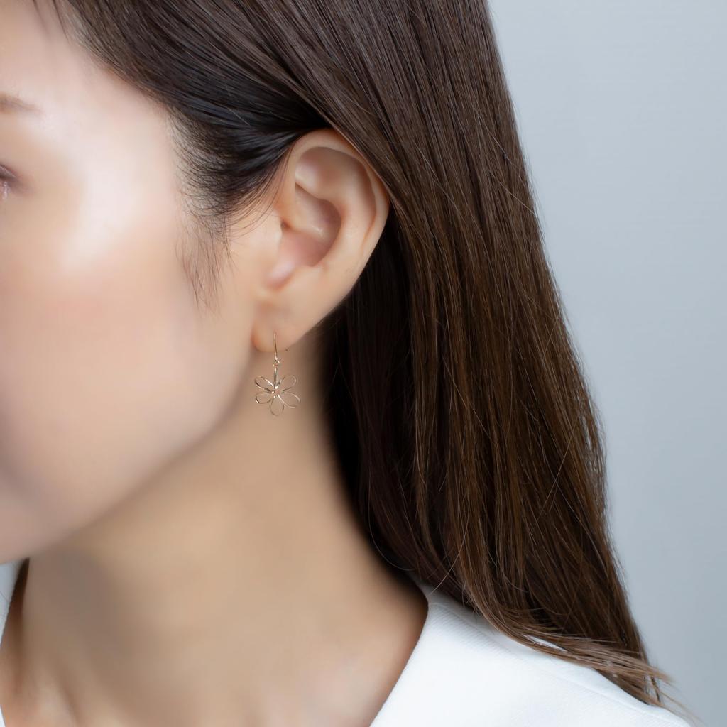 ESTELLE [Official] Women's Hook Earrings in 10K Yellow Gold with Flower Motif (Product Code: 0202-3505-0019-0000)