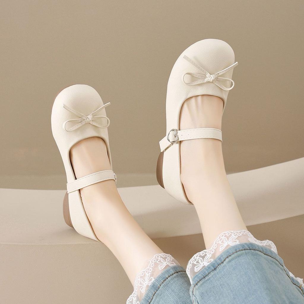 Mary Jane shoes 2025 summer new white Japanese round head light mouth thick heel with skirt bow cute single shoes