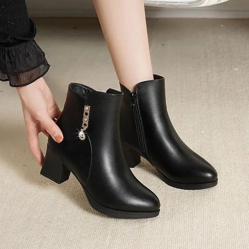  Botas Femininas Women Cute Round Toe Black High Quality Black Leather Autumn Ankle Boots Lady Casual Spring Shoe Ab610