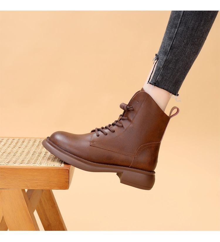 Short Boots for Women's Autumn and Winter 2025 New High Top Flat Bottom Fashionable Versatile Short Boots British Style Women's