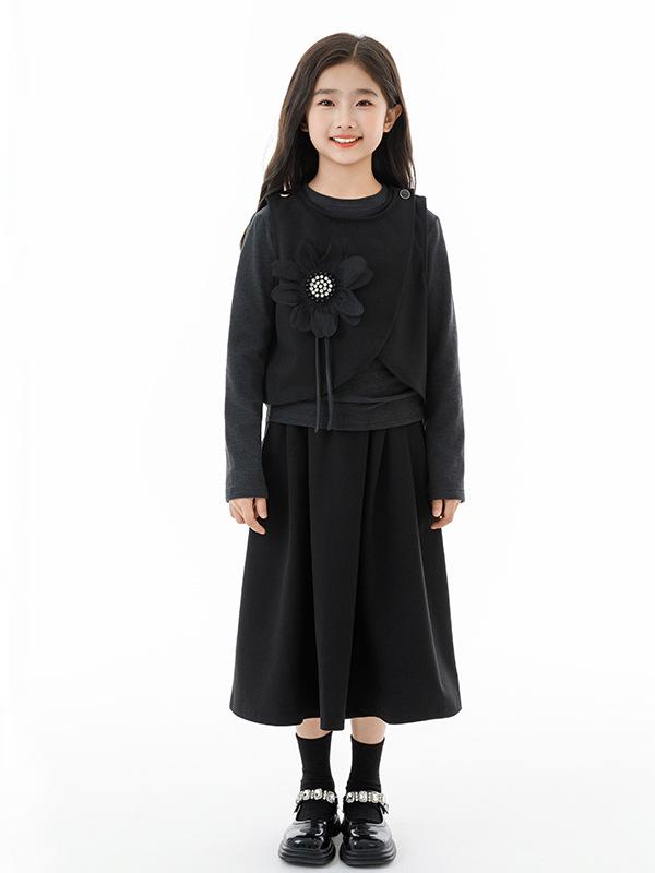 Autumn 2025 Girl's Casual Parent-Child Three-Piece Set: Vest, Base Shirt, Skirt