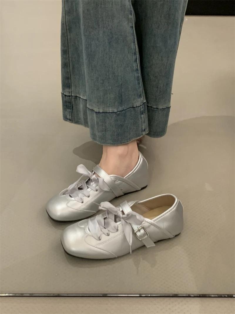 

Мода 2025 Совершенно новые милые женские балетки на шнуровке с квадратным носком и ремешком с пряжкой, удобные, легкие, на низком каблуке, повседневная обувь для женщин 35