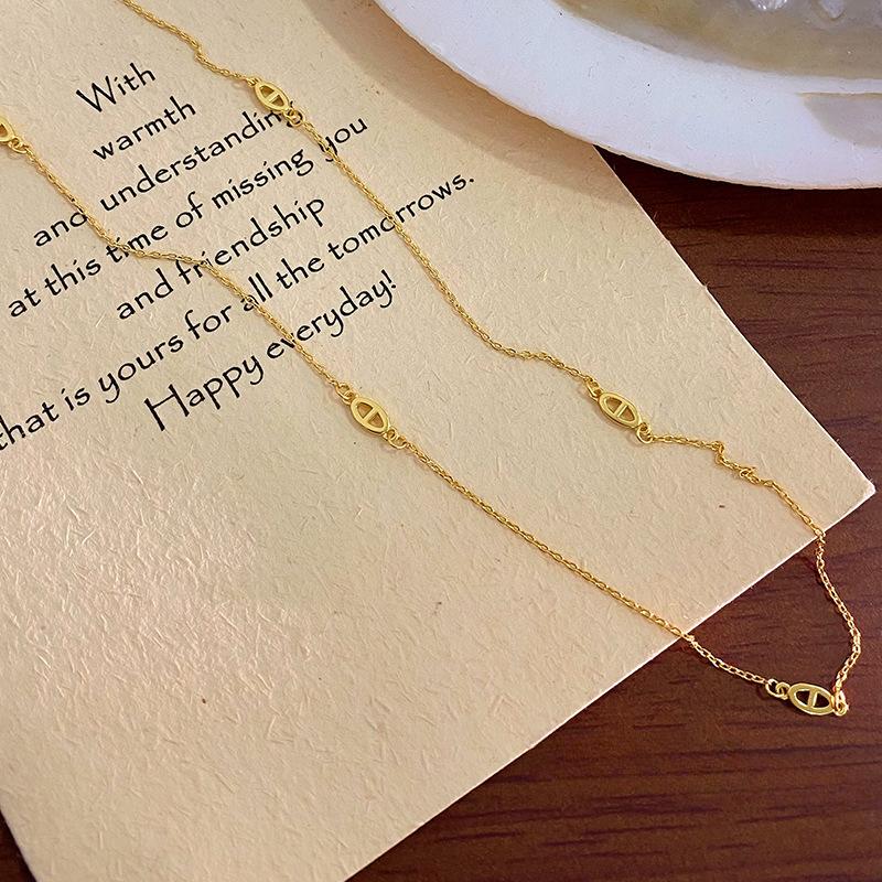 Korean Version of Pig Nose Necklace for Women with Simple Temperament, Light Luxury, and High-end Design Sense Collarbone Chain