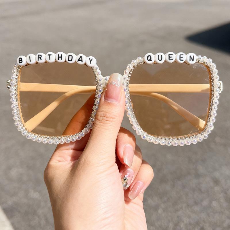 

Box Pearl Letter Sunglasses Personalized Decoration Men S And Women S Party Fashion Sunglasses абрикосовий