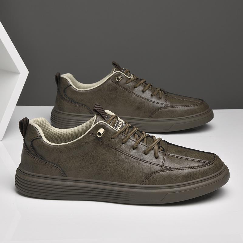 Men's shoes 2025 summer new men's leather surface waterproof casual shoes soft sole retro fashion non-slip wear-resistant board shoes tide