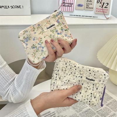 Geantă mică de cosmetice cu motive florale: Clutch portabil pentru depozitarea machiajului cu fermoar pentru ruj