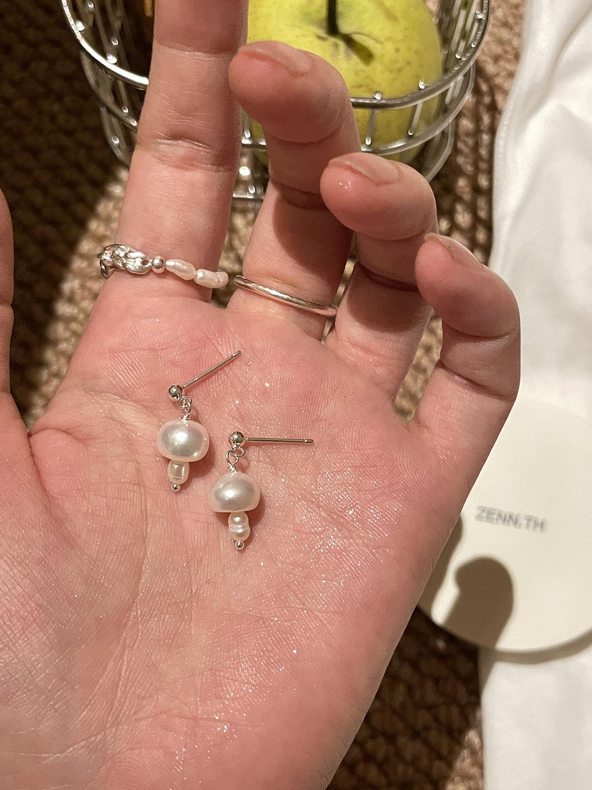 

Легкие роскошные серьги-пусеты с жемчугом в форме сладкого гриба, женские, нишевый дизайн, чувство стиля, высококлассные, универсальные, модные серьги copper