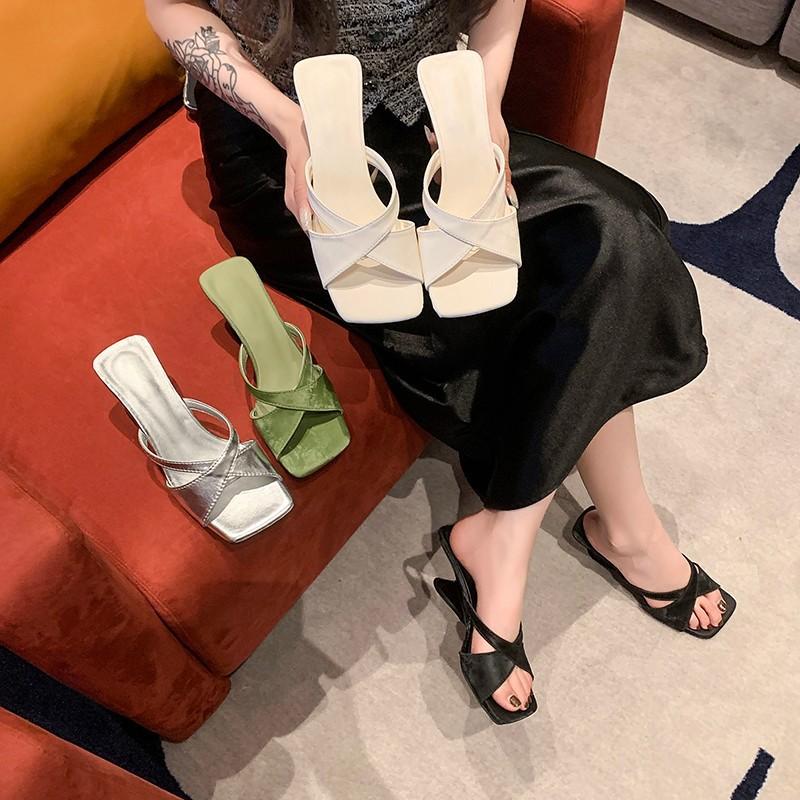 Niche high-end wedge-heeled temperament women's shoes, a new explosion in summer 2025, fairy wind cool slippers, open-toed high heels