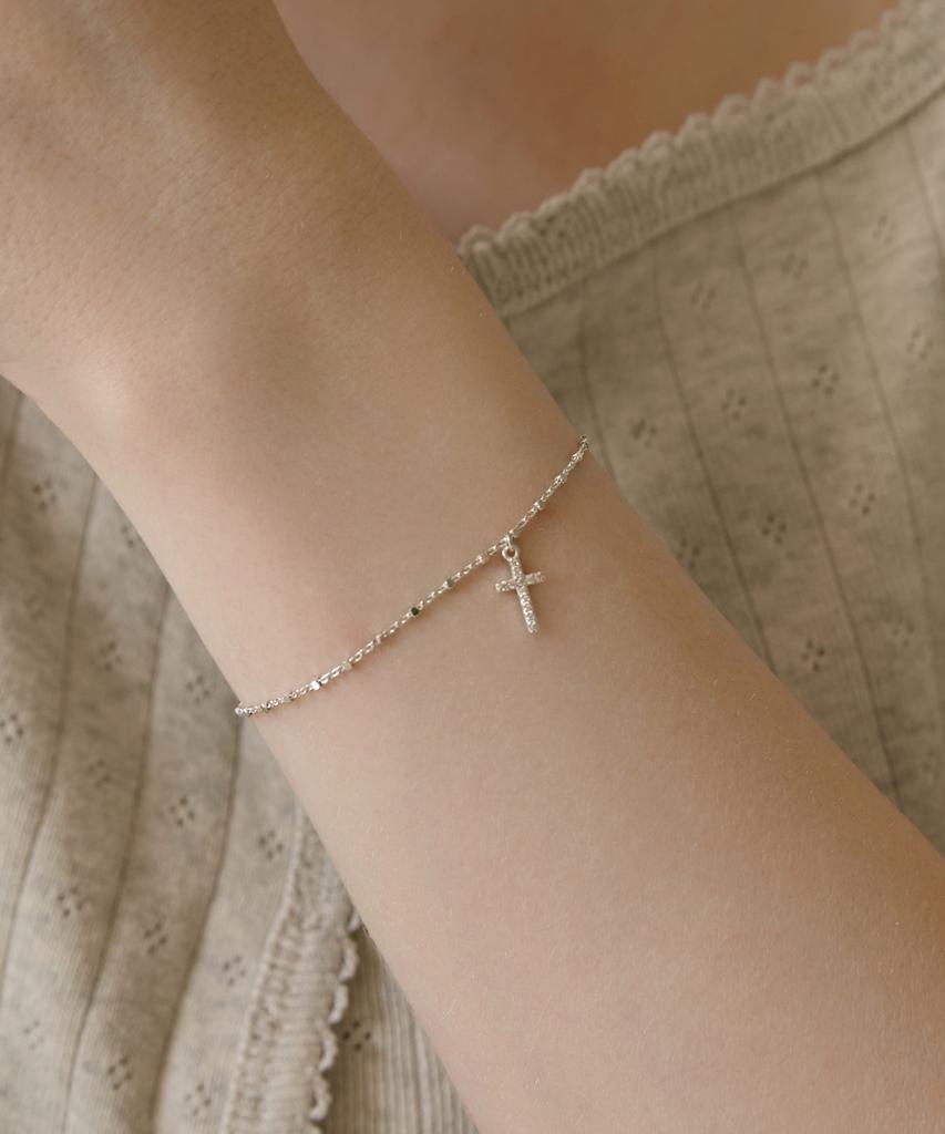 Dmoment (925 Silver) Spark Cross Bracelet