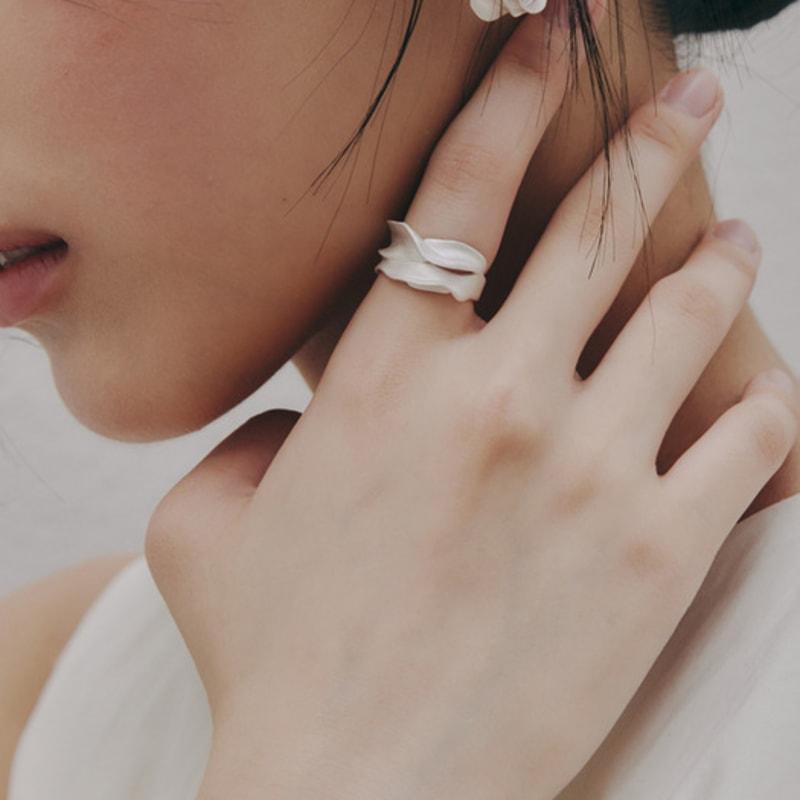 enuff (silver 925) Petal textured ring