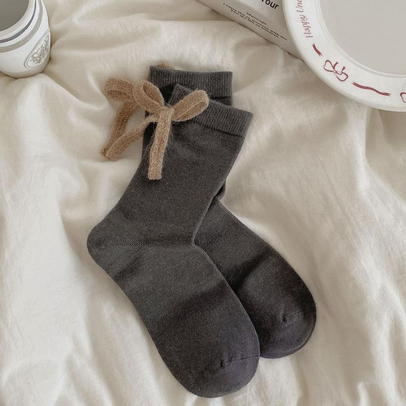 Boneless, Warm, Soft and Fluffy Rabbit Fleece Solid Color Socks for Autumn and Winter. Sweet and Contrasting Color Mid-calf with A Bow At The Back