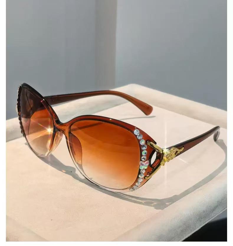 2025 Women's Rhinestone Sunglasses with Pearl Temple Arms, UV Protection for Round and Small Faces