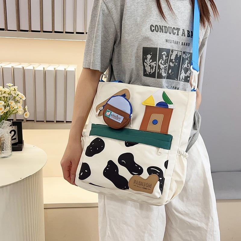 New cute sweet cartoon casual large-capacity tote bag contrasting color beautiful portable shoulder messenger bag women