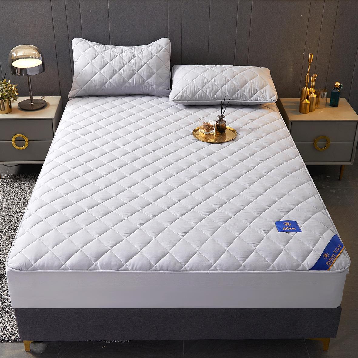 Двусторонний стеганый хлопковый наматрасник DoubleTree by Hilton Pillowcases Set (48x74) светло-серый