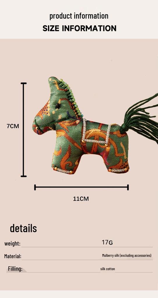 Naszyjnik Xiangyun Silk Rok Konia: Elegancki Wisiorek Maskotka Zodiaku w Stylu Chińskiego Luksusu