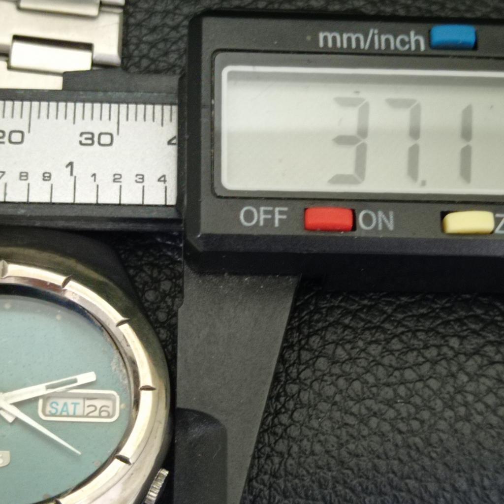 GENUINE VINTAGE SEIKO 5 JAPAN AUTOMATIC 7019A MENS ORIGINAL DIAL WATCH a702435-5