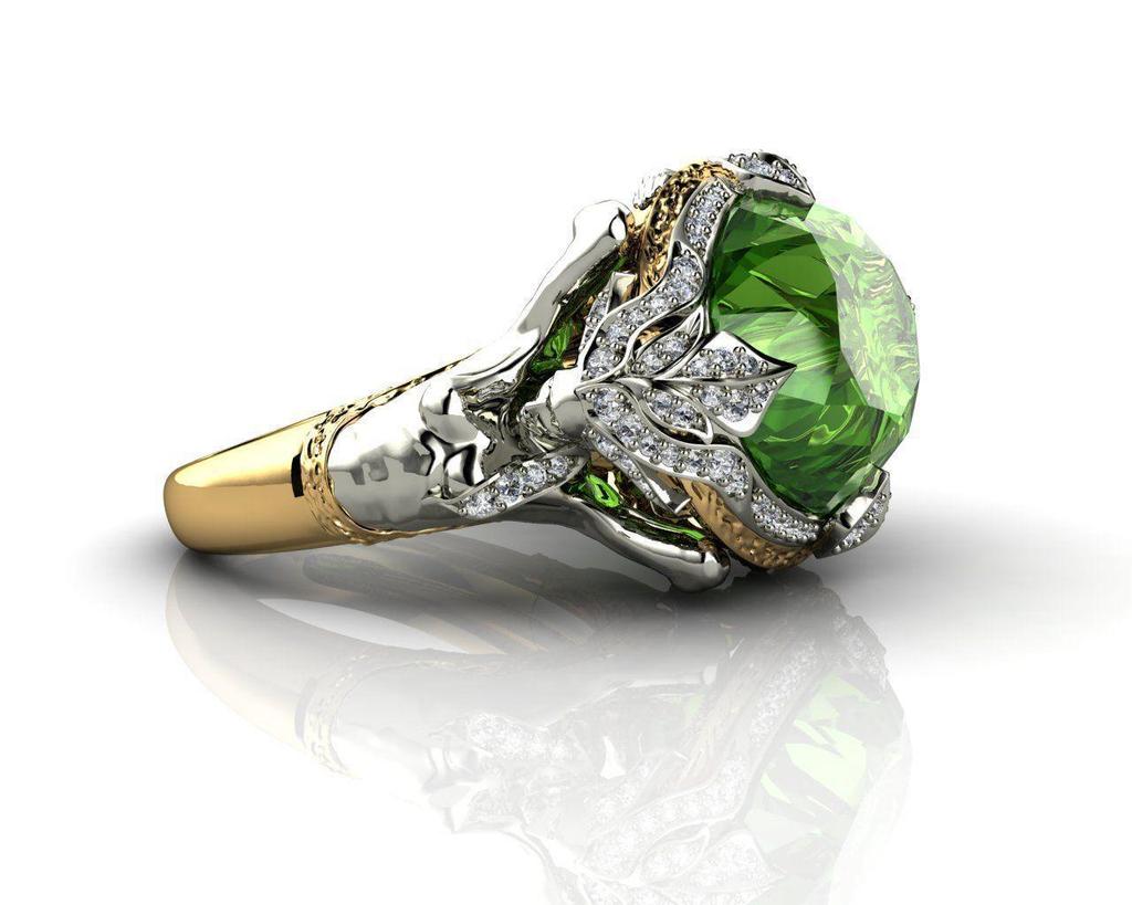 Luxurious Women's Silver Ring with Mermaid Green Zircon