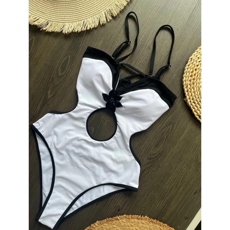 Nuevo Traje de Baño Patchwork Blanco y Negro para Mujer 2026 Bandeau de Estrella de Mar Hueco Espalda Descubierta Tanga Traje de Baño de Una Pieza Trajes de Baño de Playa