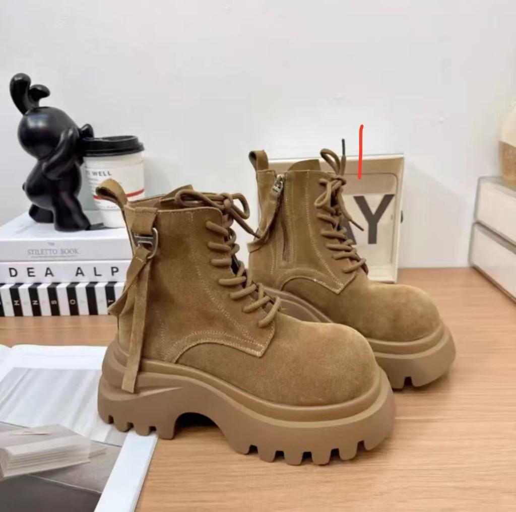European 2025 Autumn New Matte Soft Leather Platform Martin Boots Women's British Style Retro Big Head Locomotive Short Boots