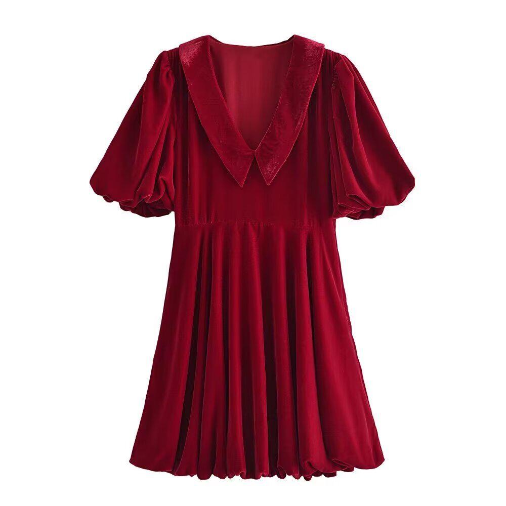 

2025 Spring Red Velvet Puff Sleeve Dress: Slim, Sweet & Versatile Women s Fashion Medium
