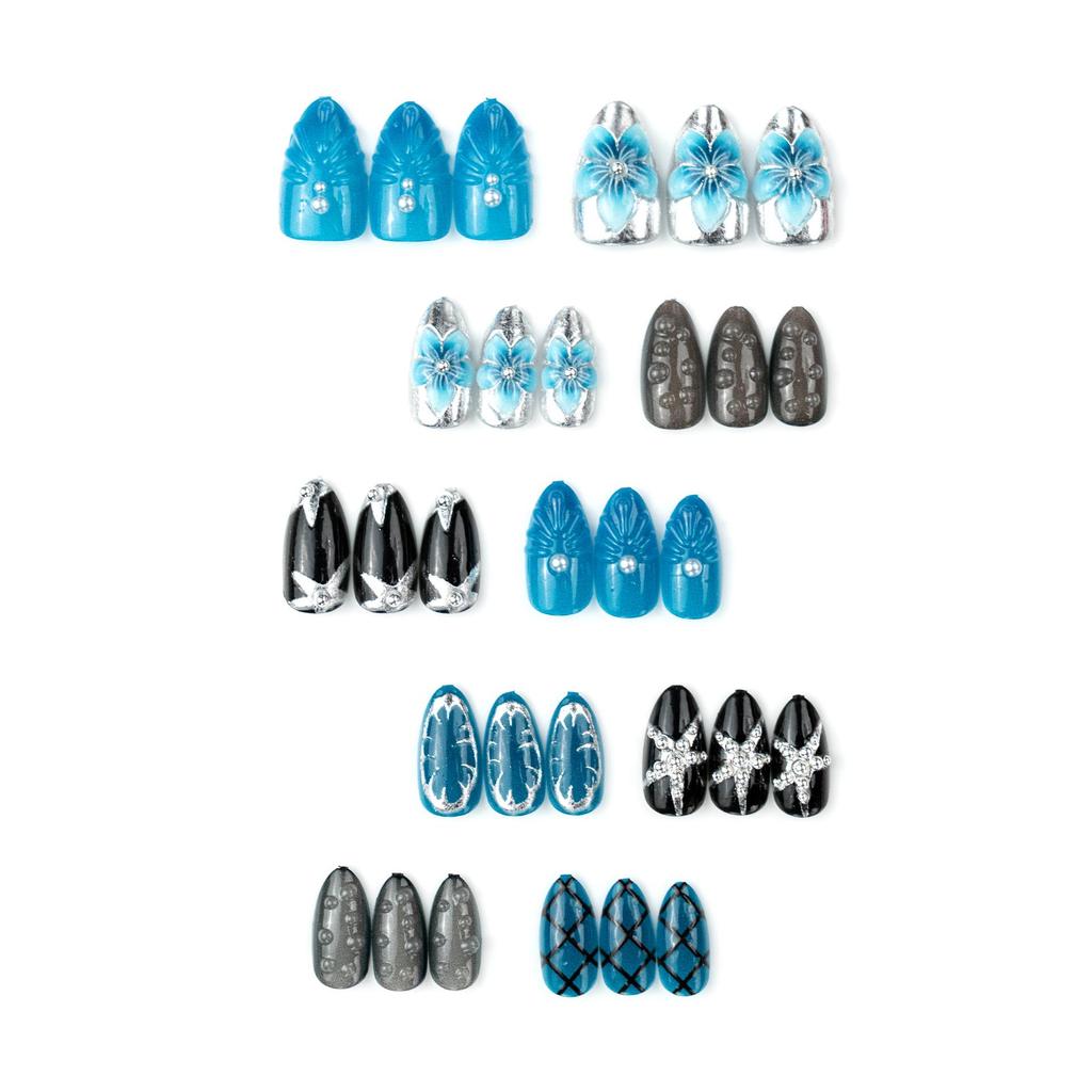 Gold-Plated Almond 3D Rhinestone Floral Nail Art Set (30 Pieces)