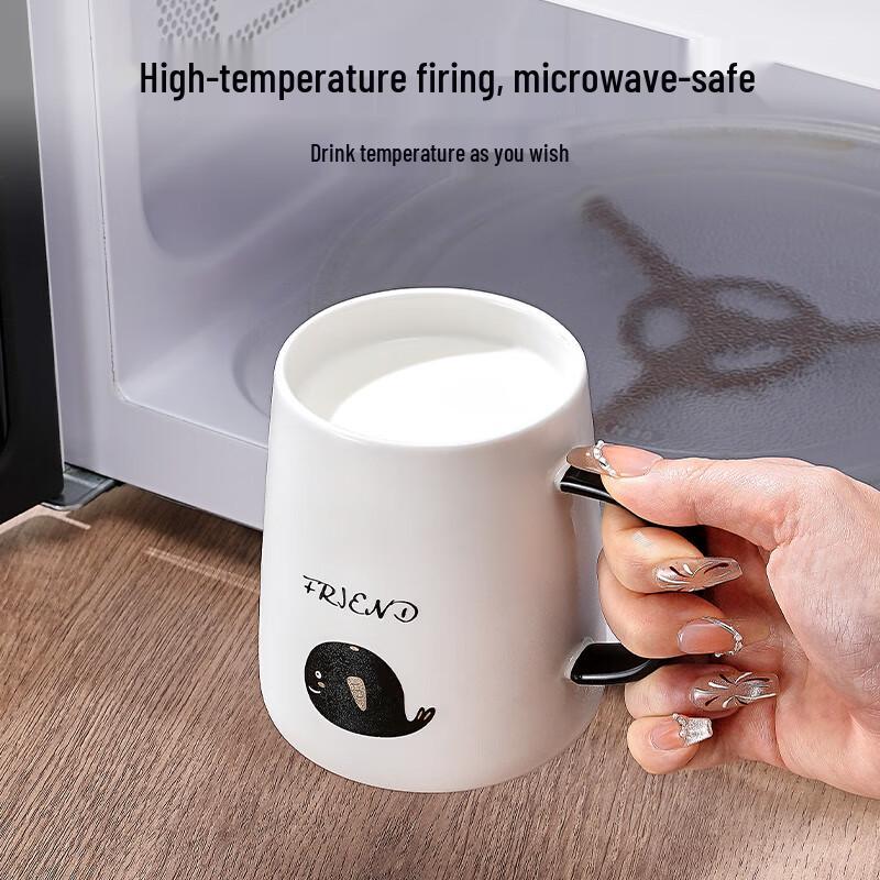 Niedliche Delfin-Keramiktasse mit Deckel und Löffel