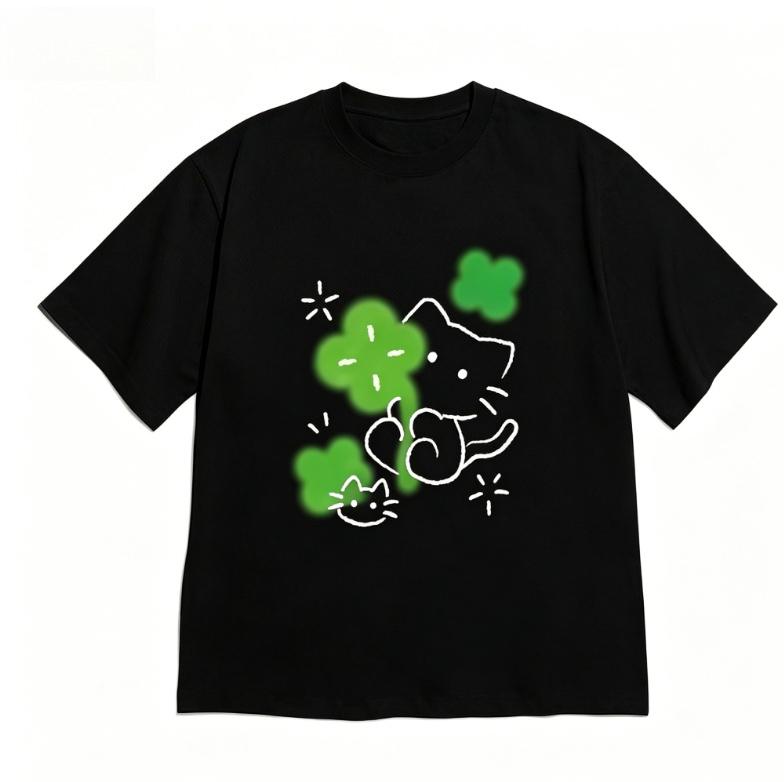 Korean Aesthetic Cat Tshirt for WOMEN Minimalist Black Short Sleeve Crew Neck Tee with Clover Accents Casual Versatile Top