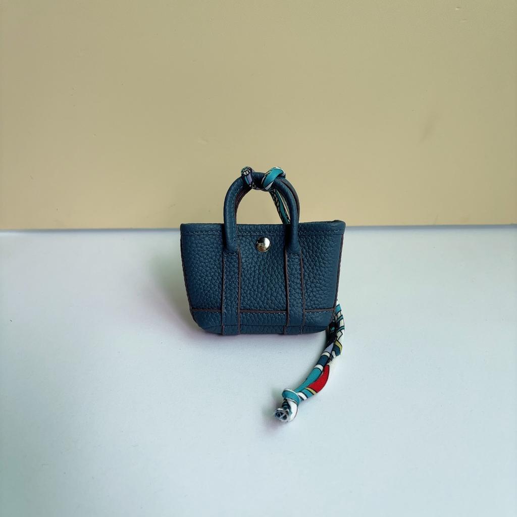 New leather garden small bag 2025 trendy mini garden bag foreign gas bag pendant creative car pendant