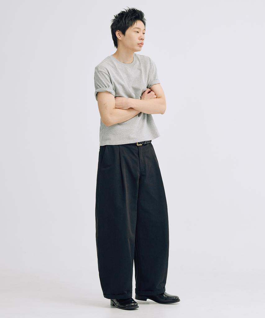 TAKEASY One-Pleat Barrel Fit Cotton Pants (Black)