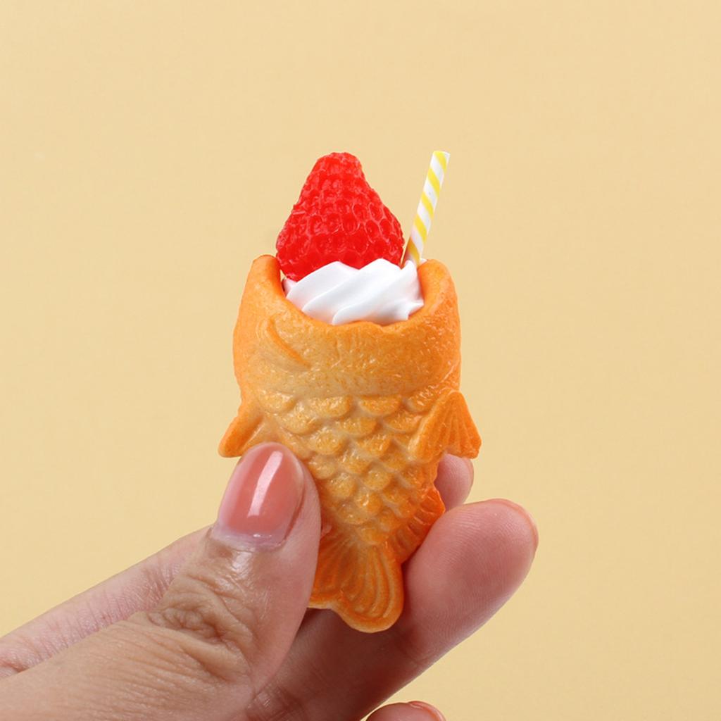 Set of 2 Stylish Faux Food Taiyaki Keyrings Sturdy PVC Fashion Accessory Portable for Anime Fans And Collectors