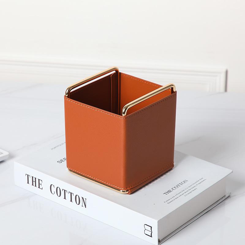 Porte-cosmétiques et télécommandes en cuir nordique: Rangement de bureau simple pour ornements et stylos.