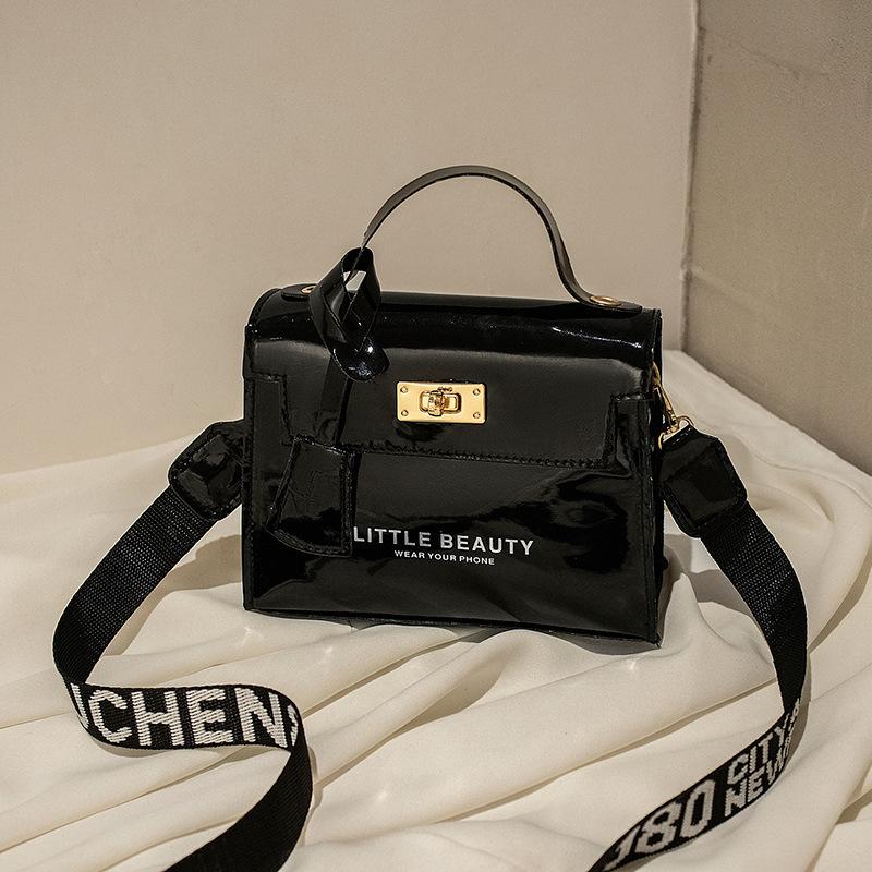 A Women's Platinum Patent Leather Bag, Personalized Printing, One Shoulder Oblique Span, Cool Mobile Phone Change Bag.