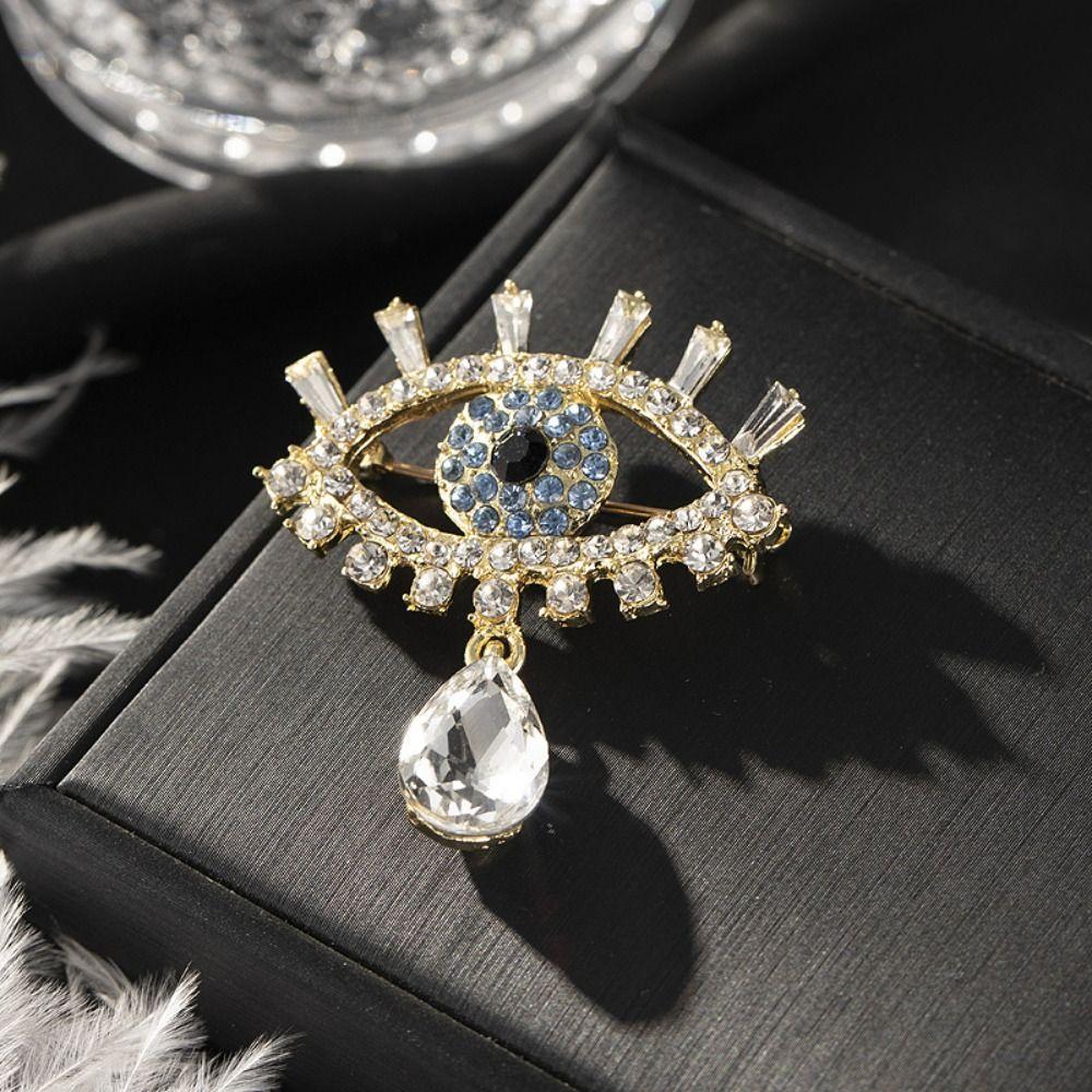 Decoration Luxury Badge Pin Crystal Pendant Rhinestone Eye Brooches Mini Banquet Clothes Pin Party