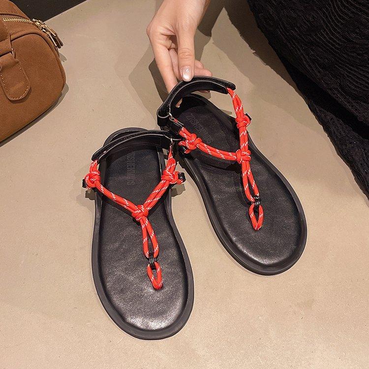 Niche flat-bottomed French toe sandals fairy shoes 2025 new spring black retro with skirt Roman shoes