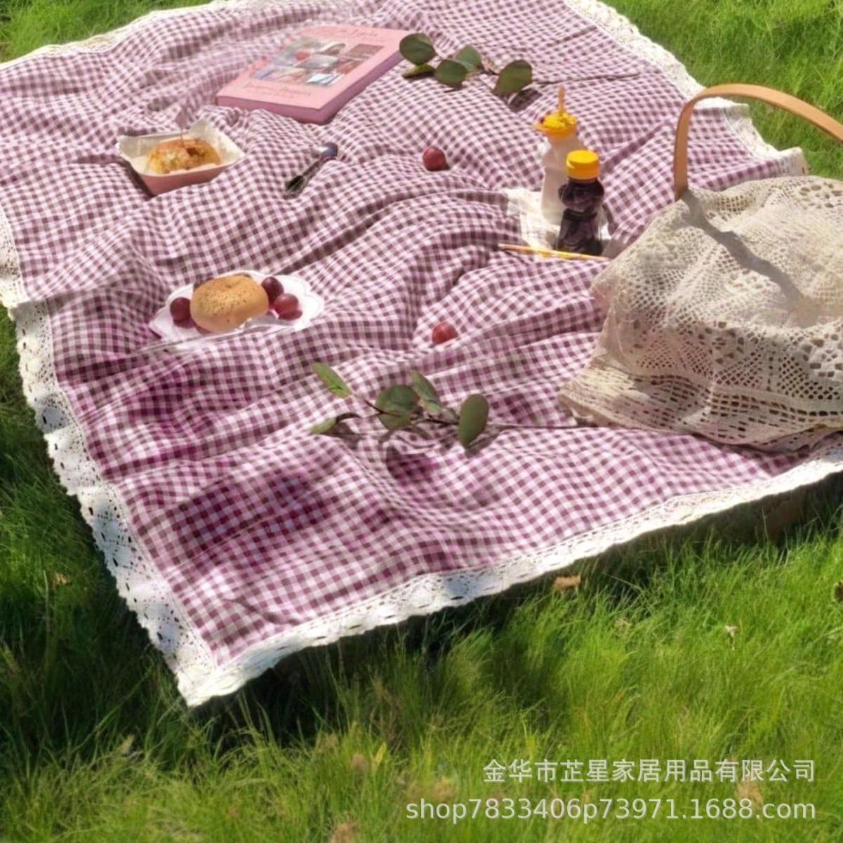 Purple picnic mat outdoor tablecloth camping floor mat moisture-proof fabric thickened picnic floor mat household portable picnic cloth 30*60cm [small cover]