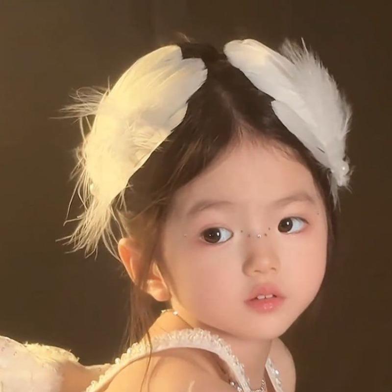 Girls' Summer Fairy-like White Feather Pearl Hair Clips: Handmade, Elegant, Perfect with Dresses, Atmospheric Hair Accessories