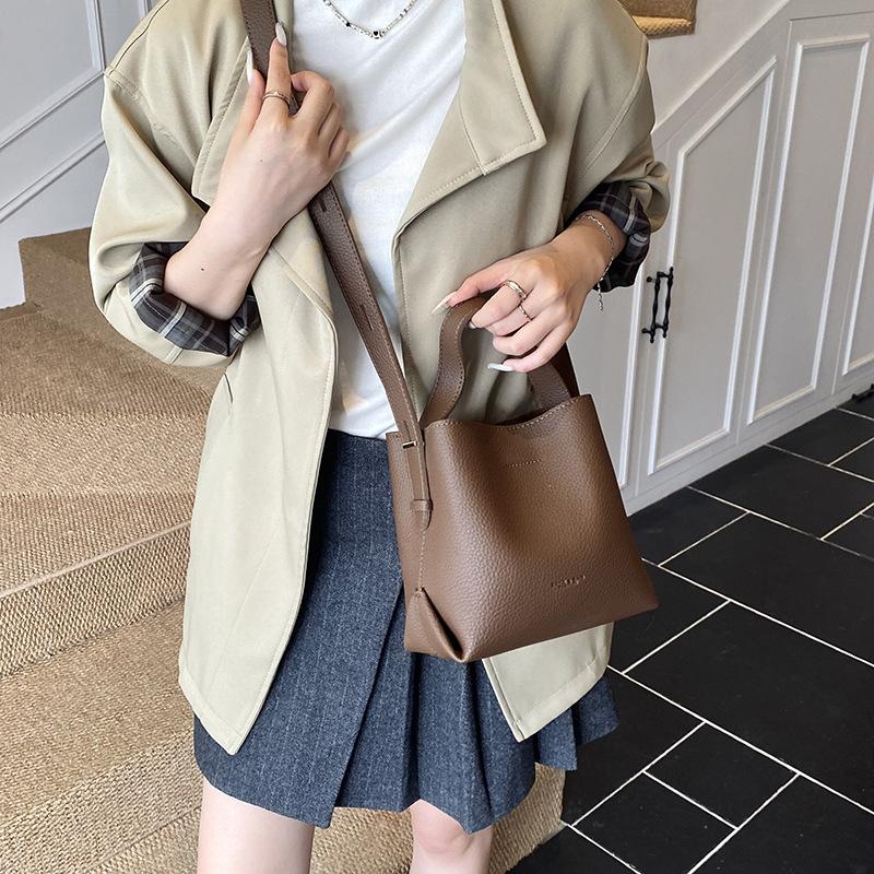 Lychee pattern handbag women's 2025 new trendy Korean niche bucket bag versatile ins shoulder messenger bag