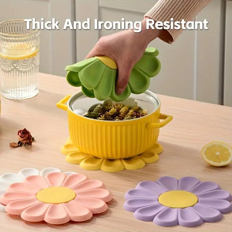 Daisy Flower Shape Cup Coaster Silicone Slip Insulation Pad Cup Mat Hot Drink Holder Mug Stand Home Table Decorations Kitchen Accessory