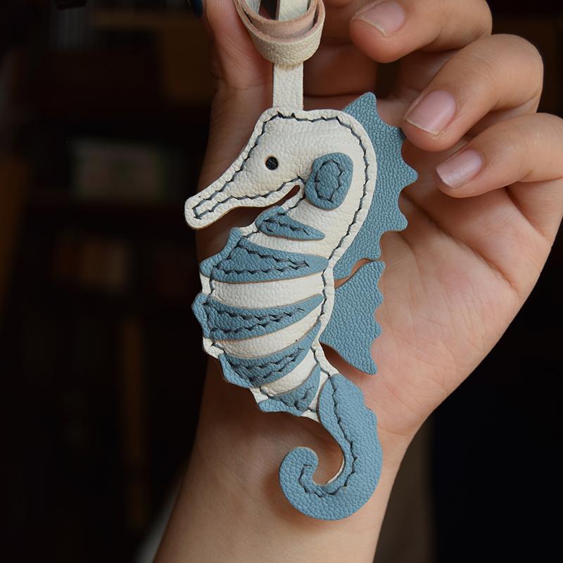 Hippocampus Original Leather Car Key Pendant Bag Pendant Personalized Simple Girls Gift with Keychain