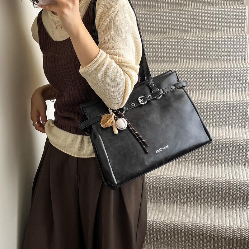 

Tote bag women s 2025 new autumn and winter popular high-end texture matte shoulder bag large-capacity commuter women s bag