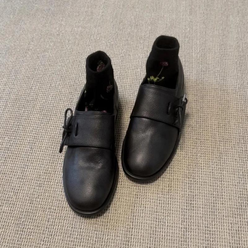 Fashion Leather Shoes for Women Spring and Autumn Vintage Round Toe Thick Soled Small Leather Shoes with Lace Up Shallow Mouth Pumps