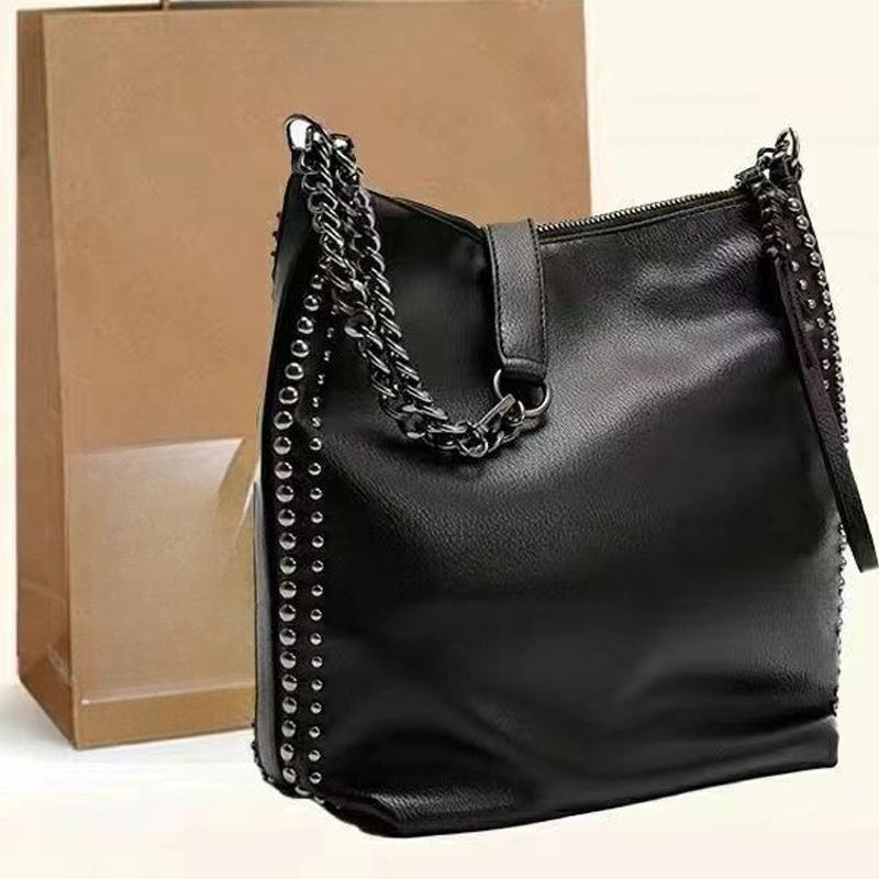 Trendy Rivet Single-shoulder Bucket Bag, Fashionable and Casual Large-capacity Bag