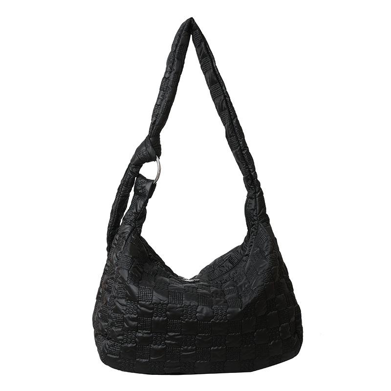 

Korean version of temperament large-capacity shoulder bag 2025 autumn new fashion trendy casual women s daily crossbody bag чорний