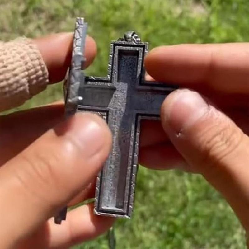 New Exquisite Silver Cross Pendant with Secret Compartment Retro Cross Shaped Necklace Fashion Design Pendant Necklace Jewelry