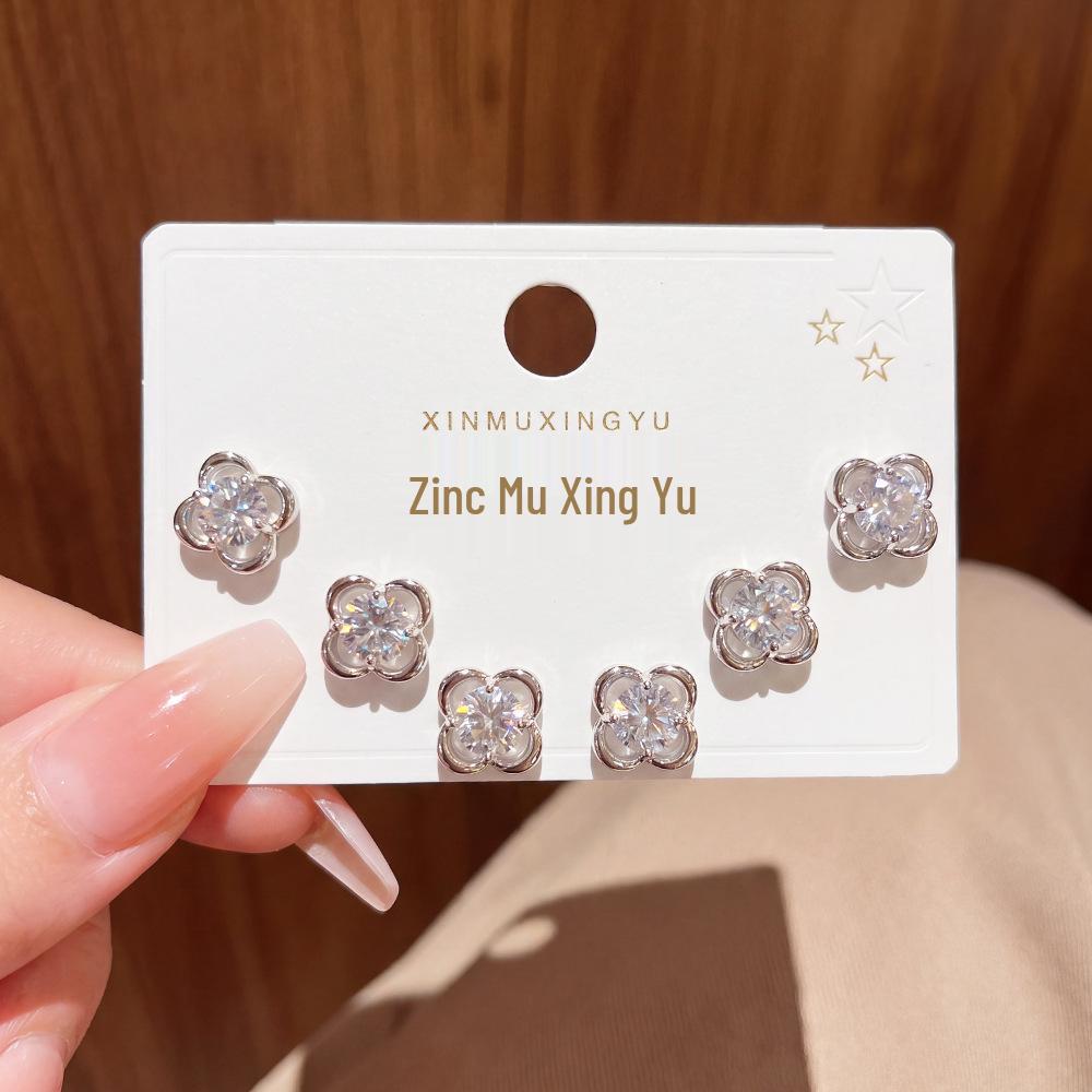 2026 Copper Plated Gold Four-Leaf Clover Stud Earrings with Silver Needle - Elegant and Simple Accessory. Real Gold Plated, Color-Protecting