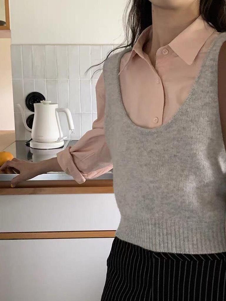 2026 Spring/Summer Women's 100% Wool Sleeveless U-Neck Knit Vest in Solid Color, Light Luxury Style