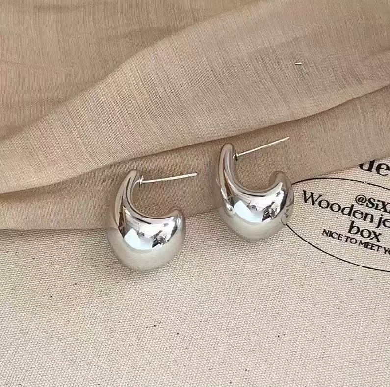 

European and American personalized simple light luxury water drop hammer earrings set versatile acrylic geometric ear jewelry