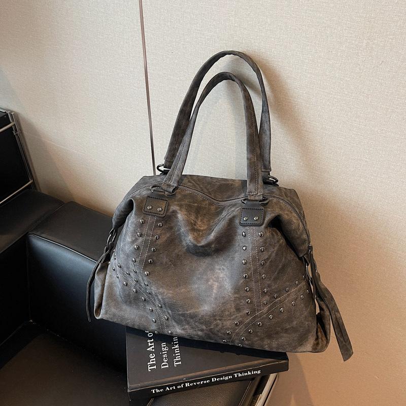 

Simple underarm big bag women s new trendy cool rivet tote bag fashionable versatile commuter shoulder bag