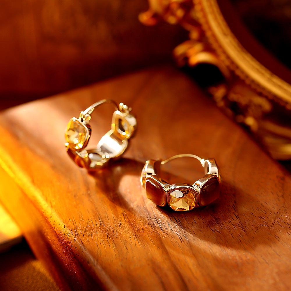 Mauve Coffee-Colored Earrings: Exquisite Retro Style for Autumn & Winter.